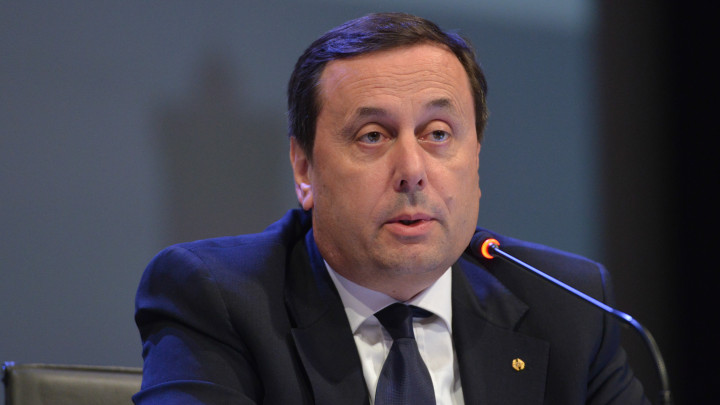 Carlo Antiga, Vice Presidente Cassa Centrale Banca parla al pubblico