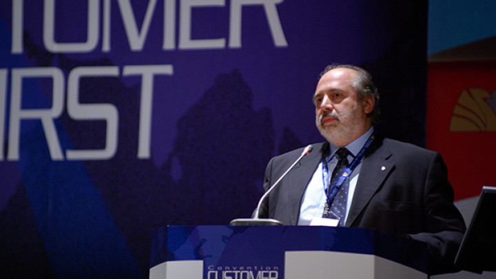Giulio Magagni, Presidente di Iccrea Holding parla al pubblico