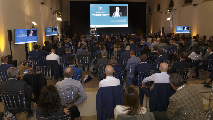 Enrico Salvetta - AD Assicura, Vice Direttore Vicario e Direttore Finanza Cassa Centrale Banca parla al pubblico
