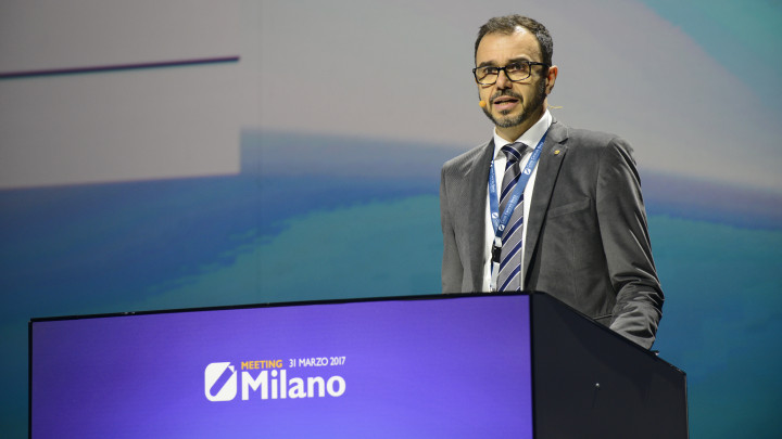 Sandro Bolognesi parla al pubblico