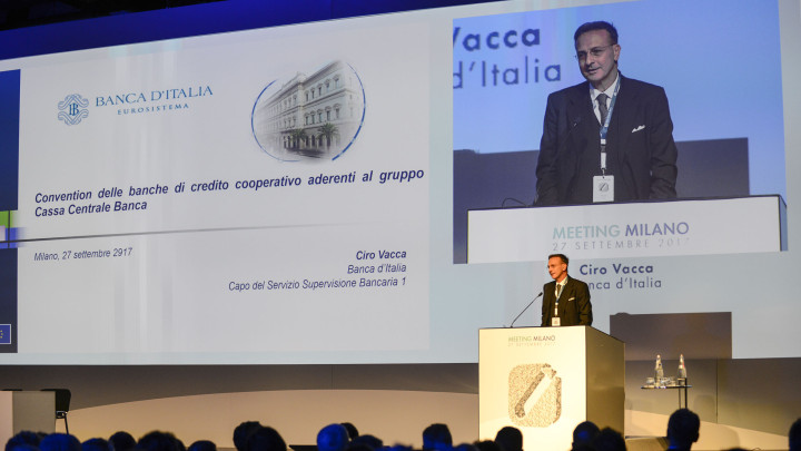 Ciro Vacca  parla al pubblico