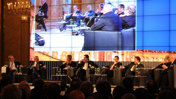 Meeting Vienna relatori parlano al pubblico