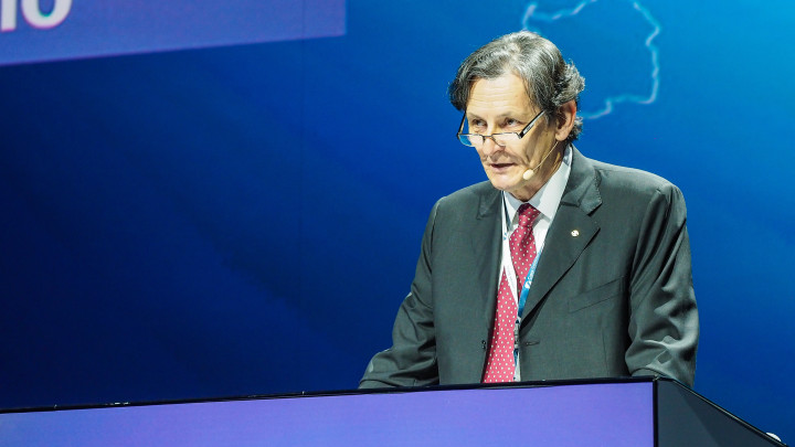 Giorgio Fracalossi parla al pubblico